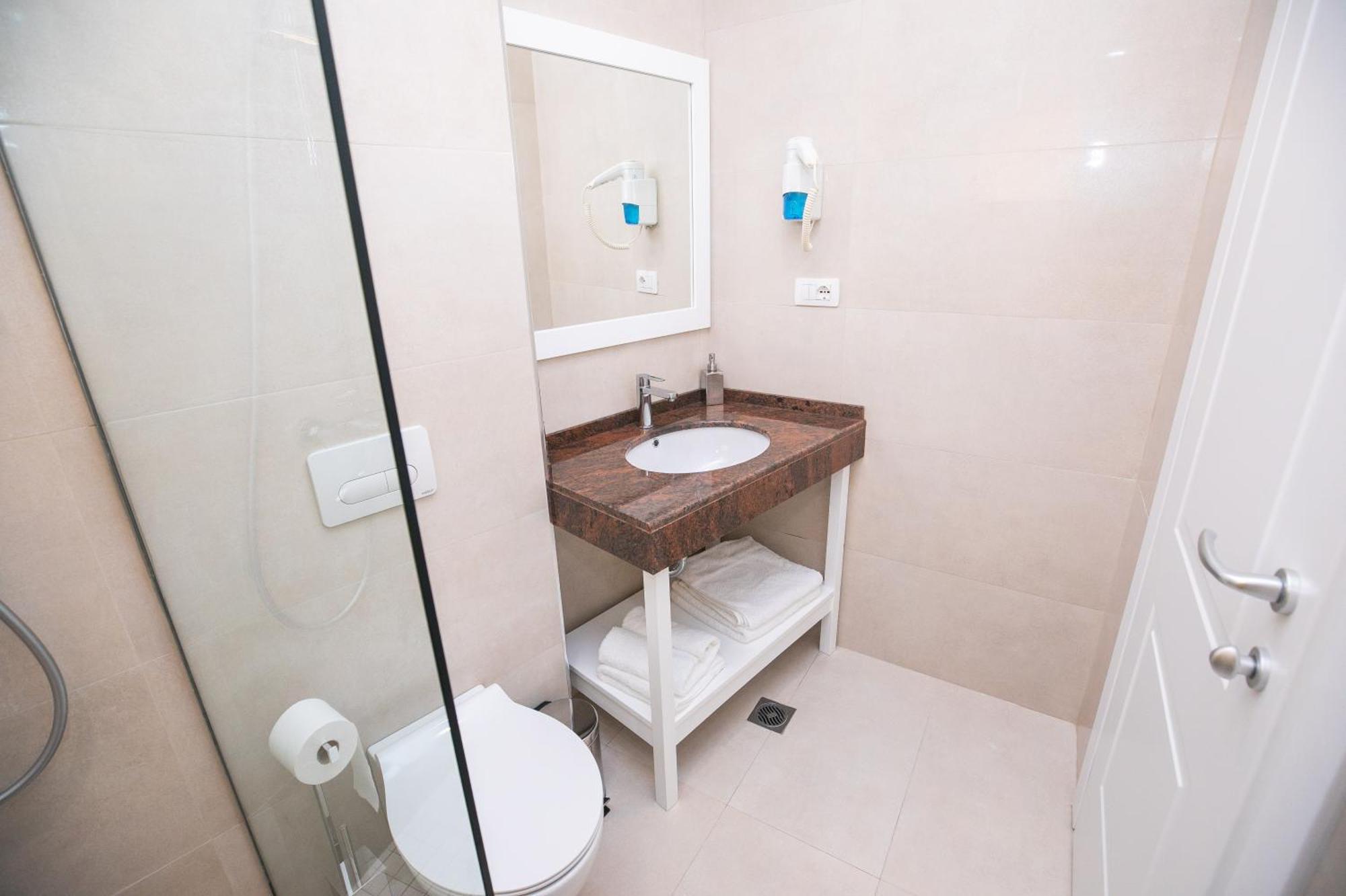 Hotel Elior Tirana Værelse billede