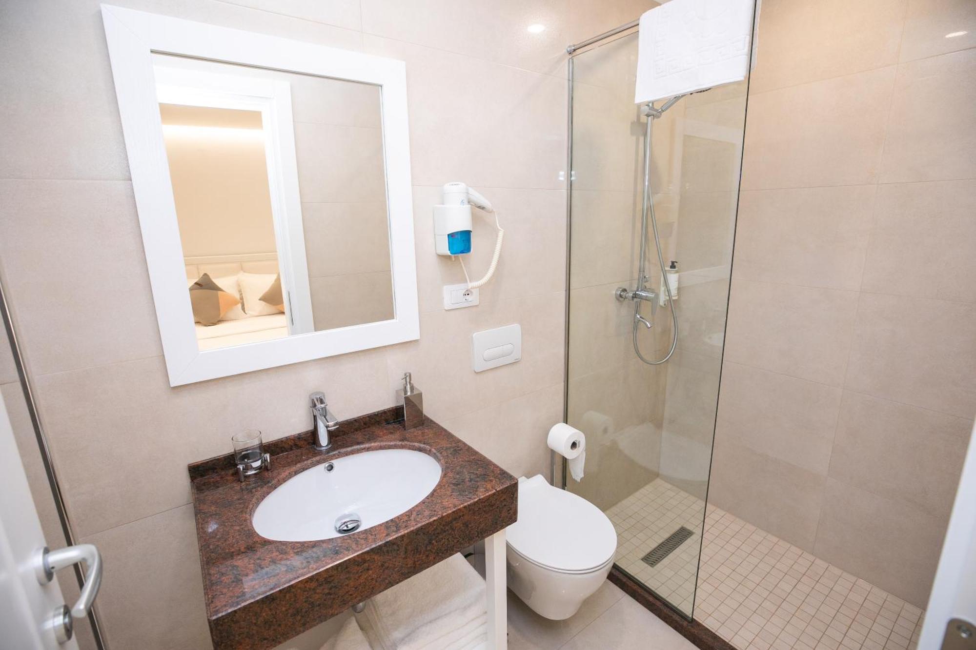 Hotel Elior Tirana Eksteriør billede